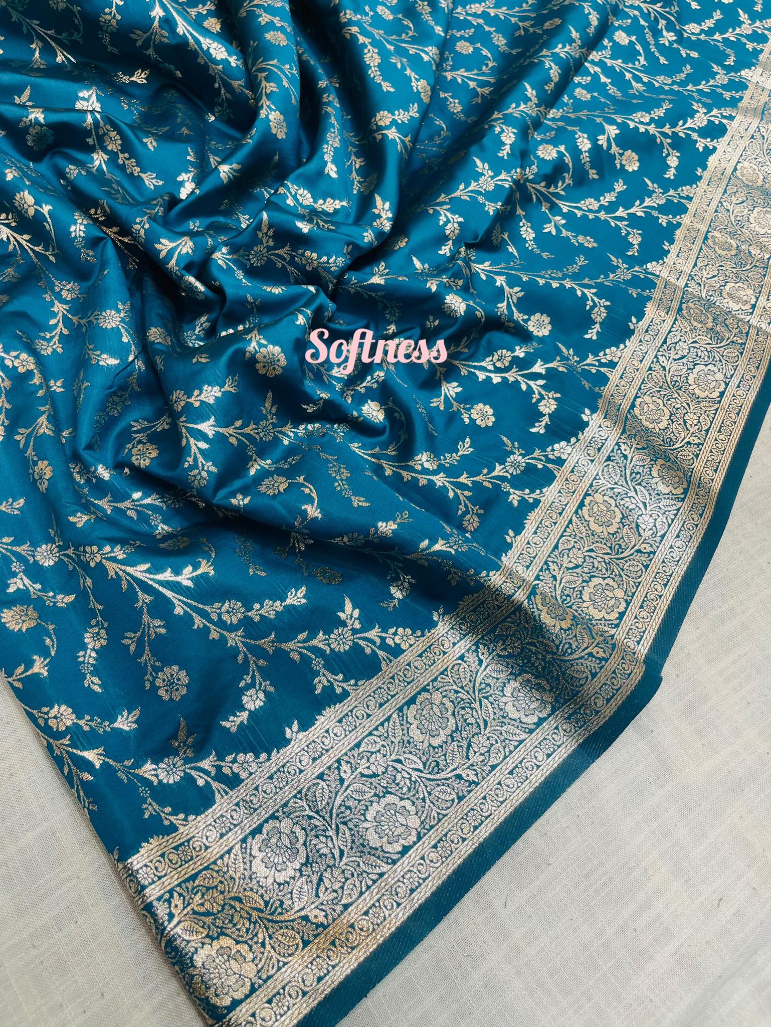 সফট কাটান শাড়ি - Image 4