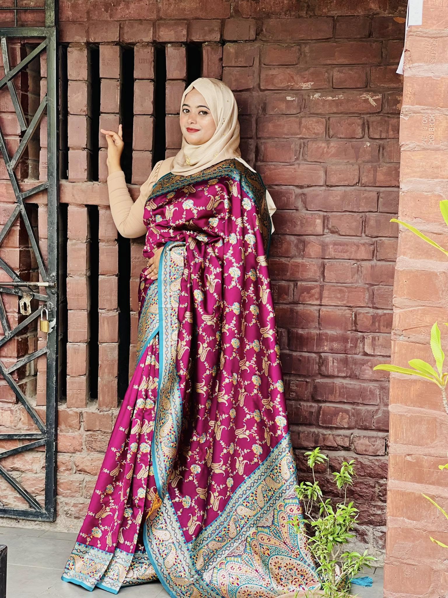 হ্যান্ডলুম কাতান সিল্ক শাড়ি - Image 4